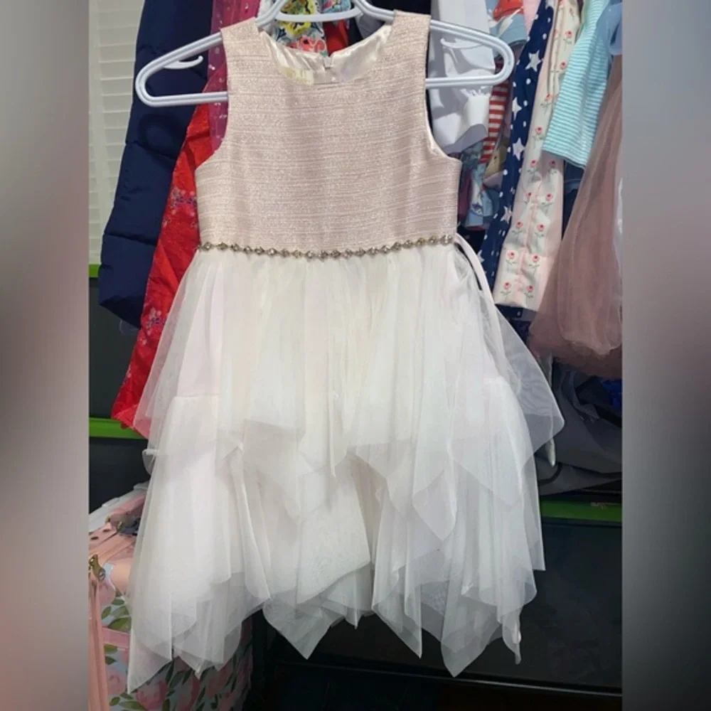 Beautiful Dress Perfect for any formal or casual occasion